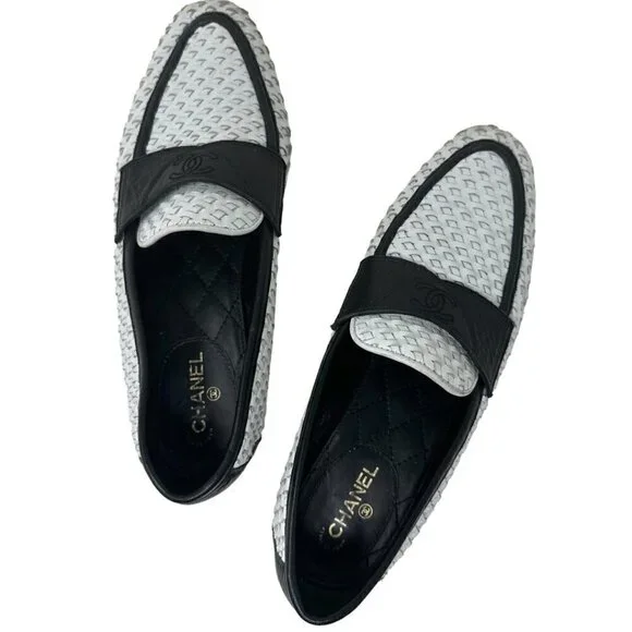 Chanel Classic Academia Black White Woven Leather CC Logo Loafer Slip On Flats - Picture 2 of 16